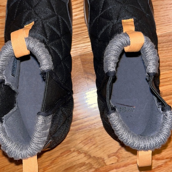 New Teva Ember Mid Boot Quilted Black Womens 8 - Picture 11 of 15